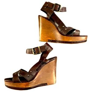Chloé
Platform Sandals